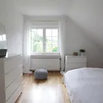 Bos En Kasteel 아파트